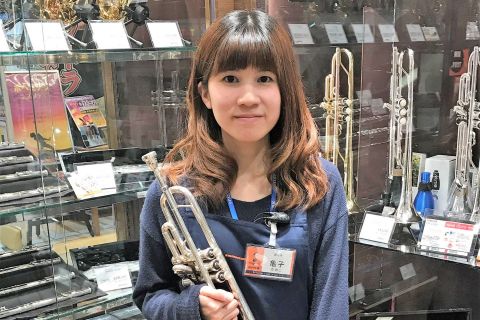 スタッフ写真 管楽器 亀子