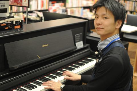 スタッフ写真 ピアノ・鍵盤楽器・デジタル機器 湯村