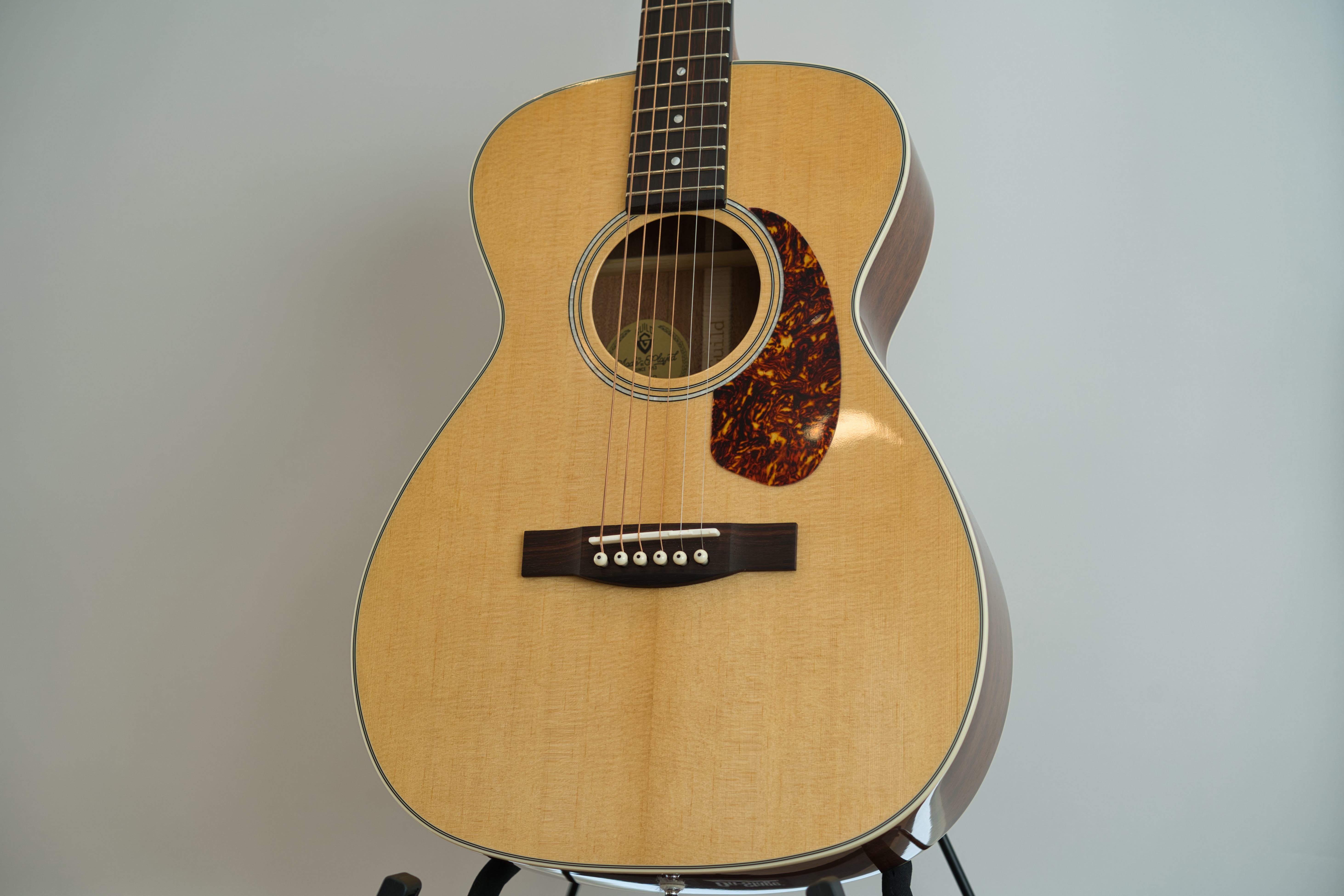 [https://www.shimamura.co.jp/shop/kokubunji/guitar-bass-ukulele/20181208/2475::title=] *パワフルで歯切れの良いサウンドをその手に。 *・商品について ソリッドシトカスプルーストップ、ソリッドアフリカンマホガニーサ […]