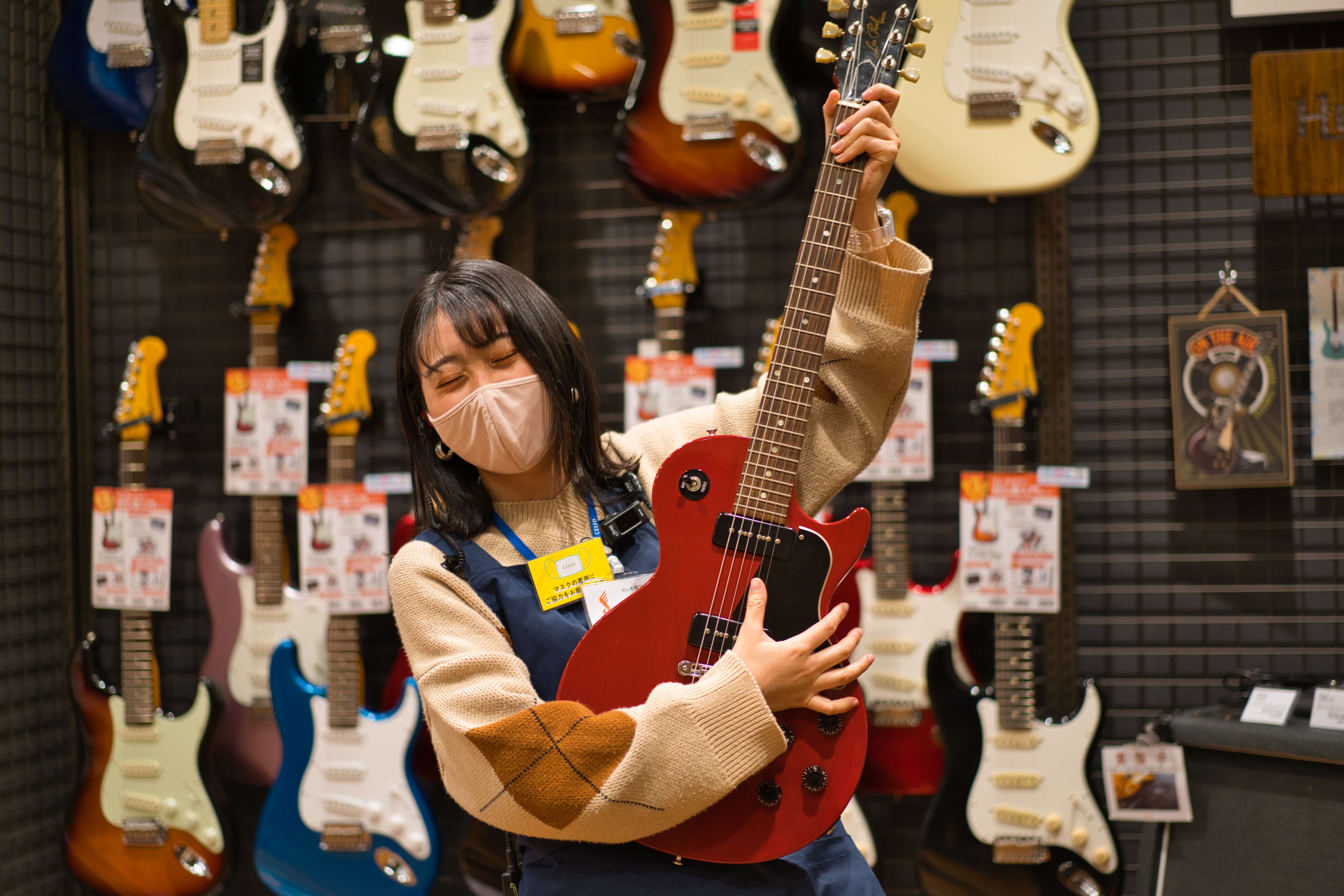 [https://www.shimamura.co.jp/shop/kokubunji/other-inst/20200820/4761::title=] *落ち着いたトーンのレッドカラーに程よい重量感が堪らないです！ *・商品について Gibsonのレスポールスペシャルが中古で入荷しました。シリア […]