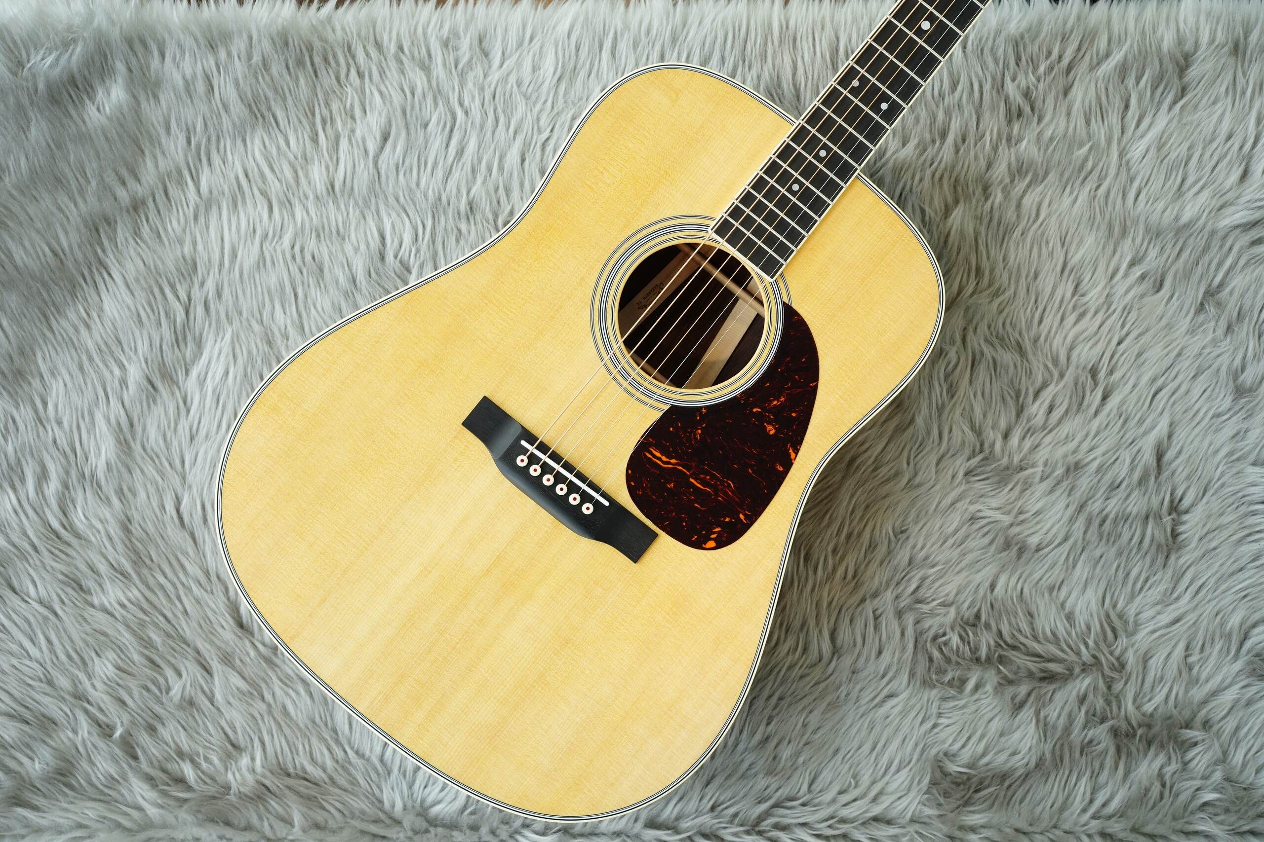 ギターを始めたい！けど何から始めたらいいの？ ・ギターを始めても続けられるか不安…・楽器を持っていないけど、ギターに触ってみたい！・買ってみたはいいものの、やり方が合っているのか分からない！ 楽器屋店員がおすすめの始め方をご紹介します！ CONTENTS1.スタートダッシュをレッスンで！2.お家で気 [&hellip;]