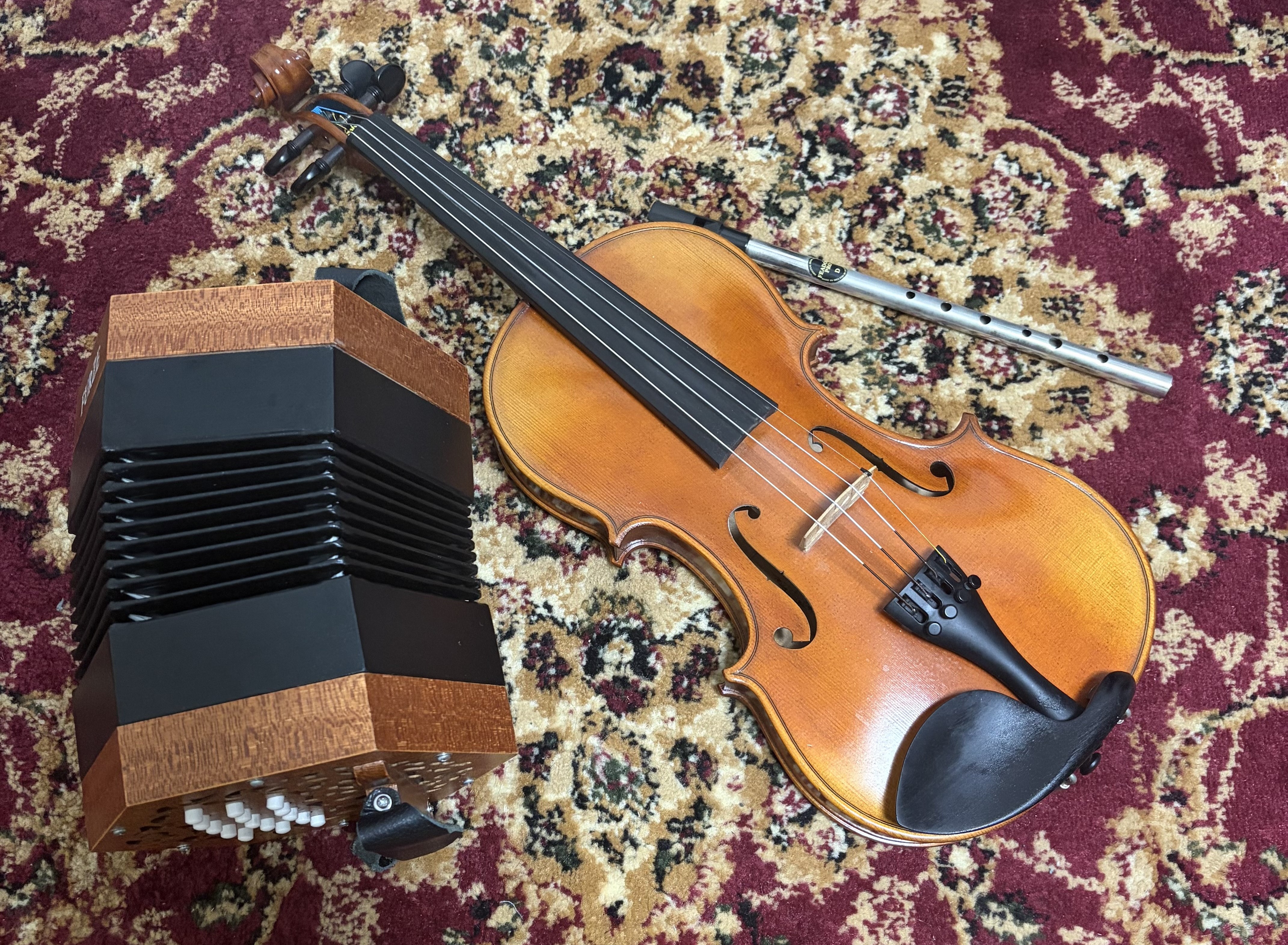 CONTENTSはじめにアイルランド音楽って？まったりアイリッシュセッションの活動内容参加可能楽器開催予定日☆毎月初めまでに更新中参加方法おわりはじめに 皆さんこんにちは！北海道から越してきましたアイルランド音楽大好きフィドル弾きスタッフ「髙橋」と申します！この度アイルランド音楽を楽しめるサークル「 [&hellip;]