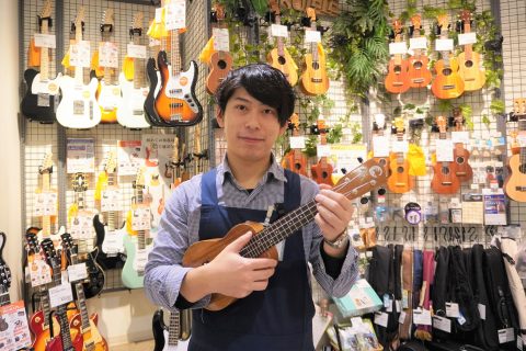 スタッフ写真 店長 小﨑