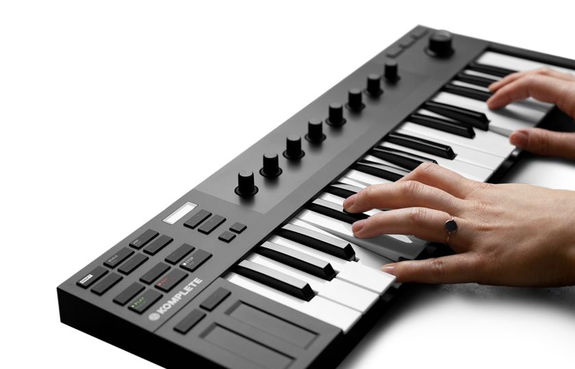 Komplete Kontrol M32 02