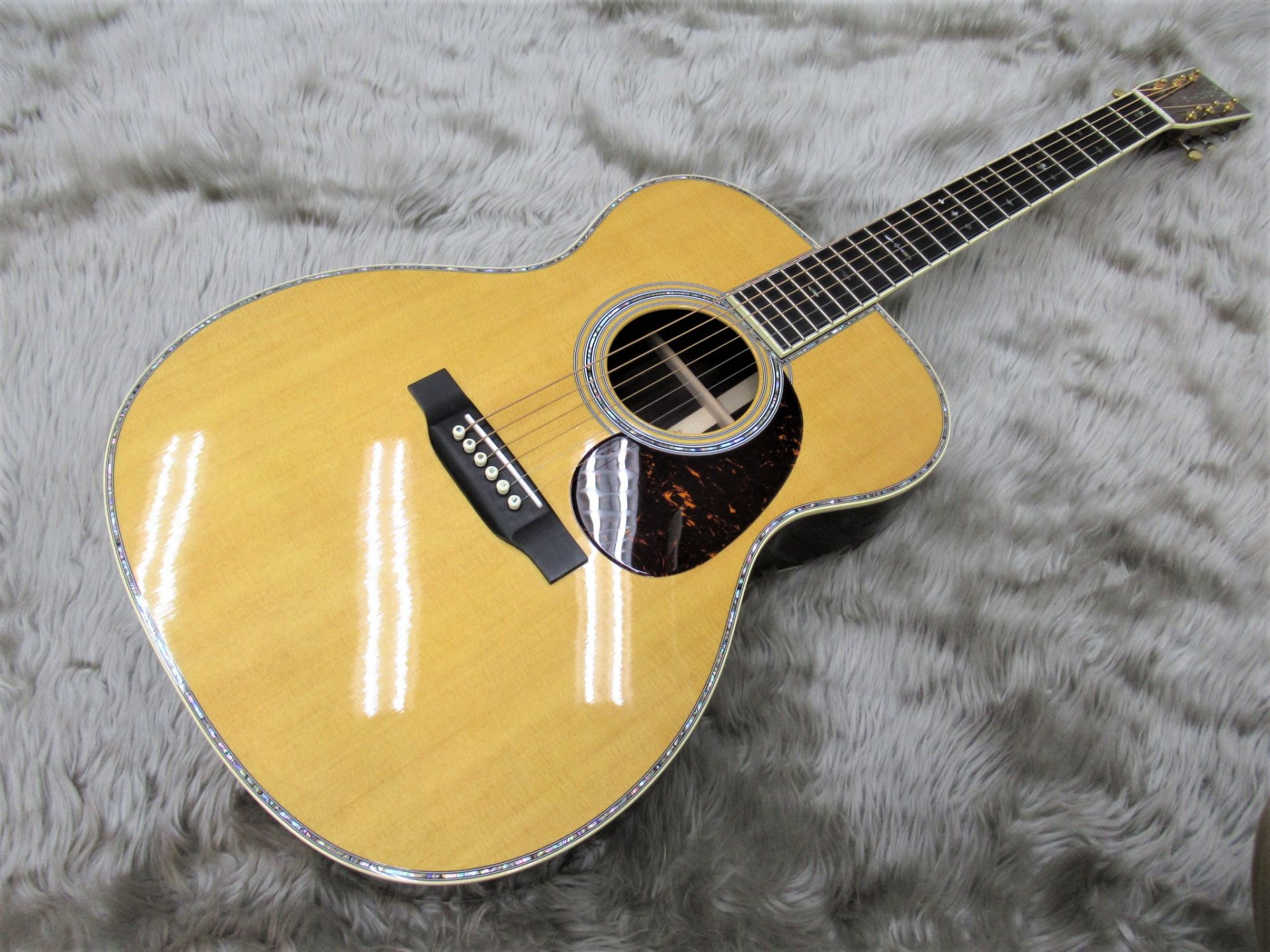 【アコースティックギター】Martin 000-42 Standard展示のご案内