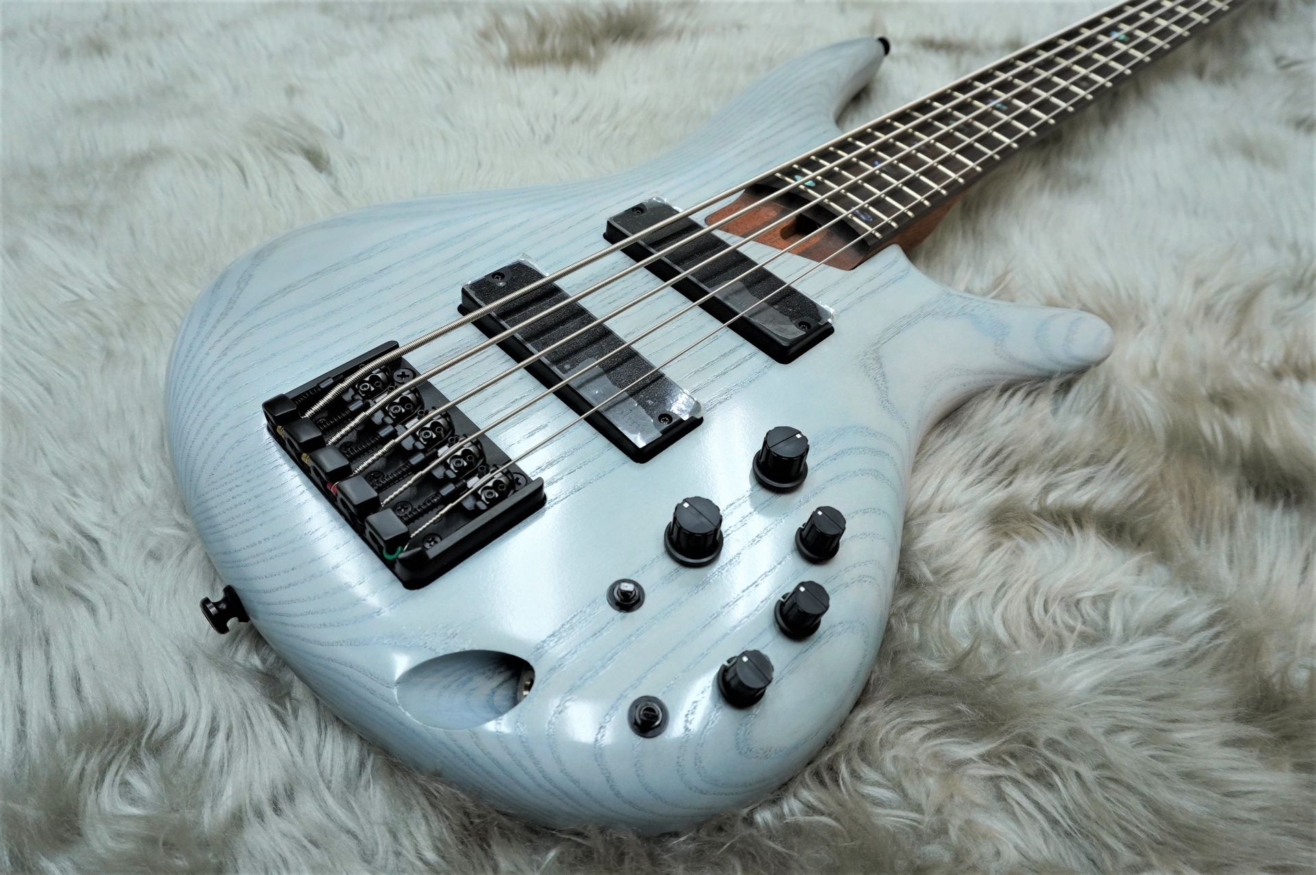 *Ibanez – SSR645 / TWL展示のご案内 **商品の説明・スペック Ibanezの代表的モデルSRの島村楽器コラボレーションモデルが入荷しました。 指板にはマカッサル・エボニーを採用し、より硬質で明瞭なサウンドをアウトプット。ブリッジ、アクティブサーキットなどハードウェアやサウンドの […]