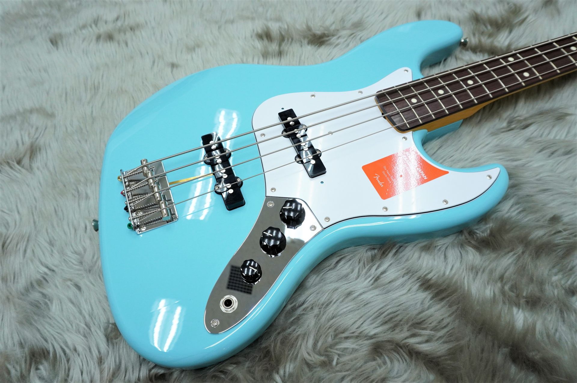 *Fender - TRAD 60S JAZZ BASS 展示のご案内 **商品説明 62年モデルのジャズベースを再現したTRADITIONAL 60S JAZZ BASS はボディ材に高品位なバスウッドを採用し、フェンダージャズベースならではのめりはりの効いたサウンドを提供します。時代に左右されな […]