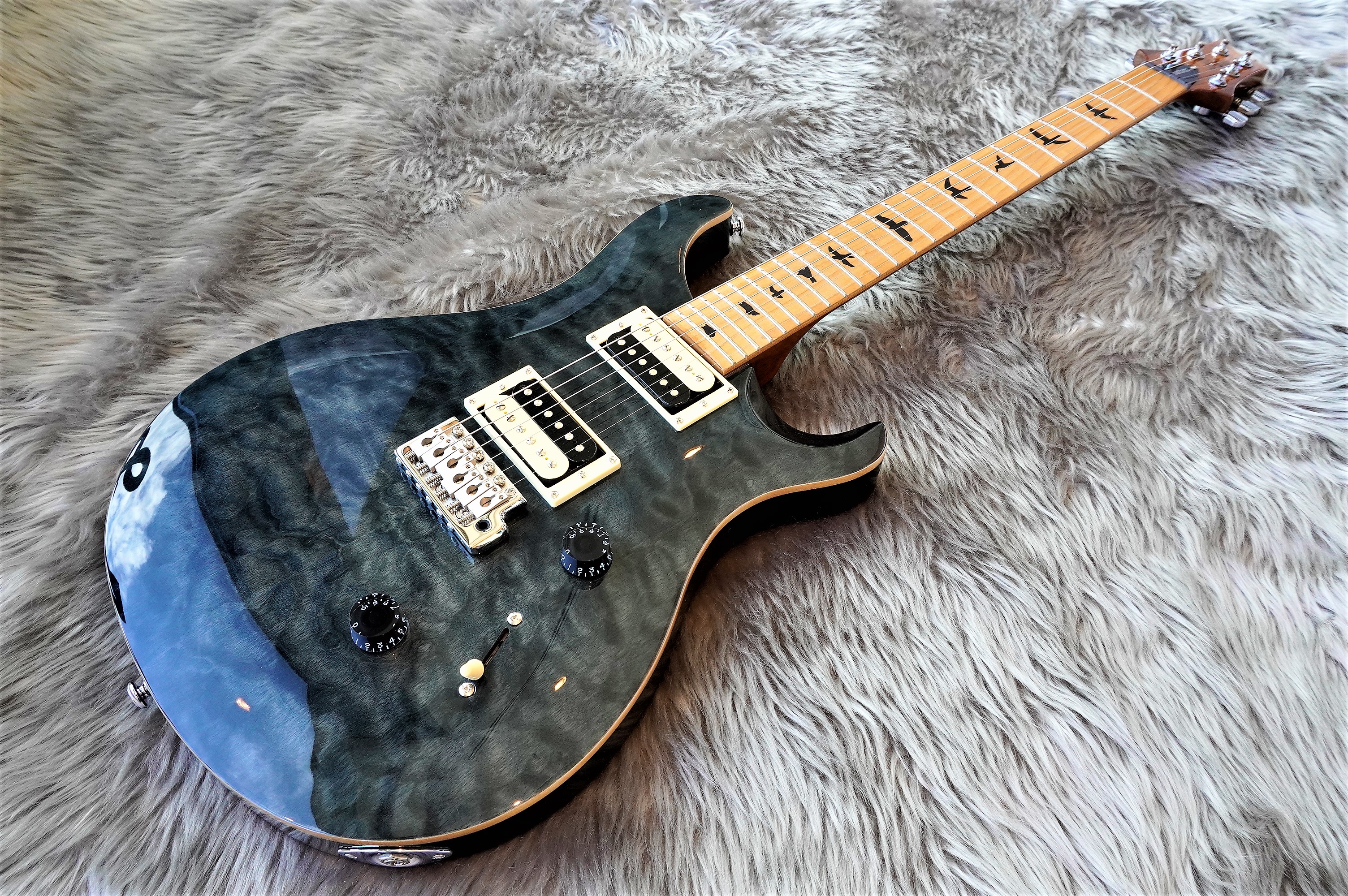 新製品】Paul Reed Smith 限定モデル SE Custom 24 Roasted Maple LTD