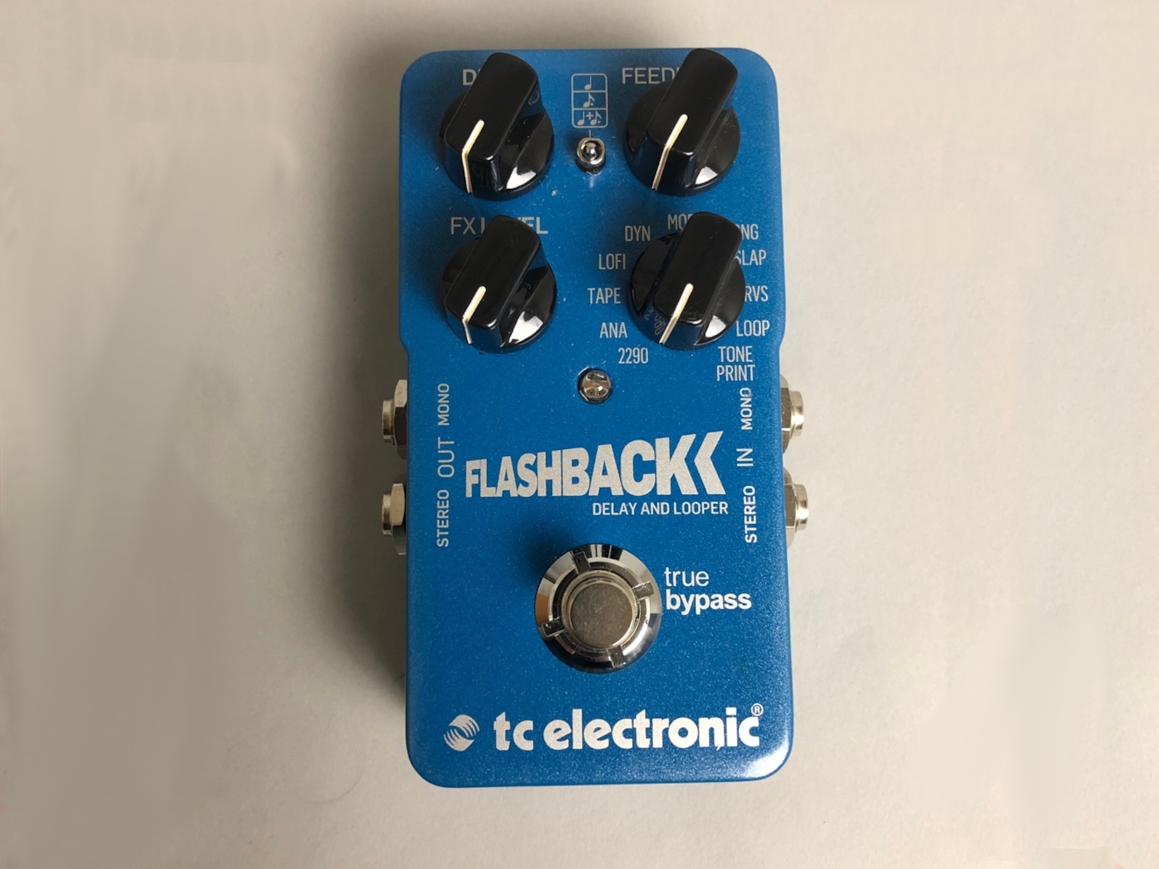 CONTENTS商品紹介中古楽器一覧担当商品紹介 トーンプリントで様々な設定が可能なFLASHBACK DELAY&LOOPERが中古で入荷! 中古楽器一覧 当店では多数の中古楽器を展示中!当店の中古在庫一覧はギタセレでご確認頂けます!一覧はこちら 担当 長岡(ながおか)