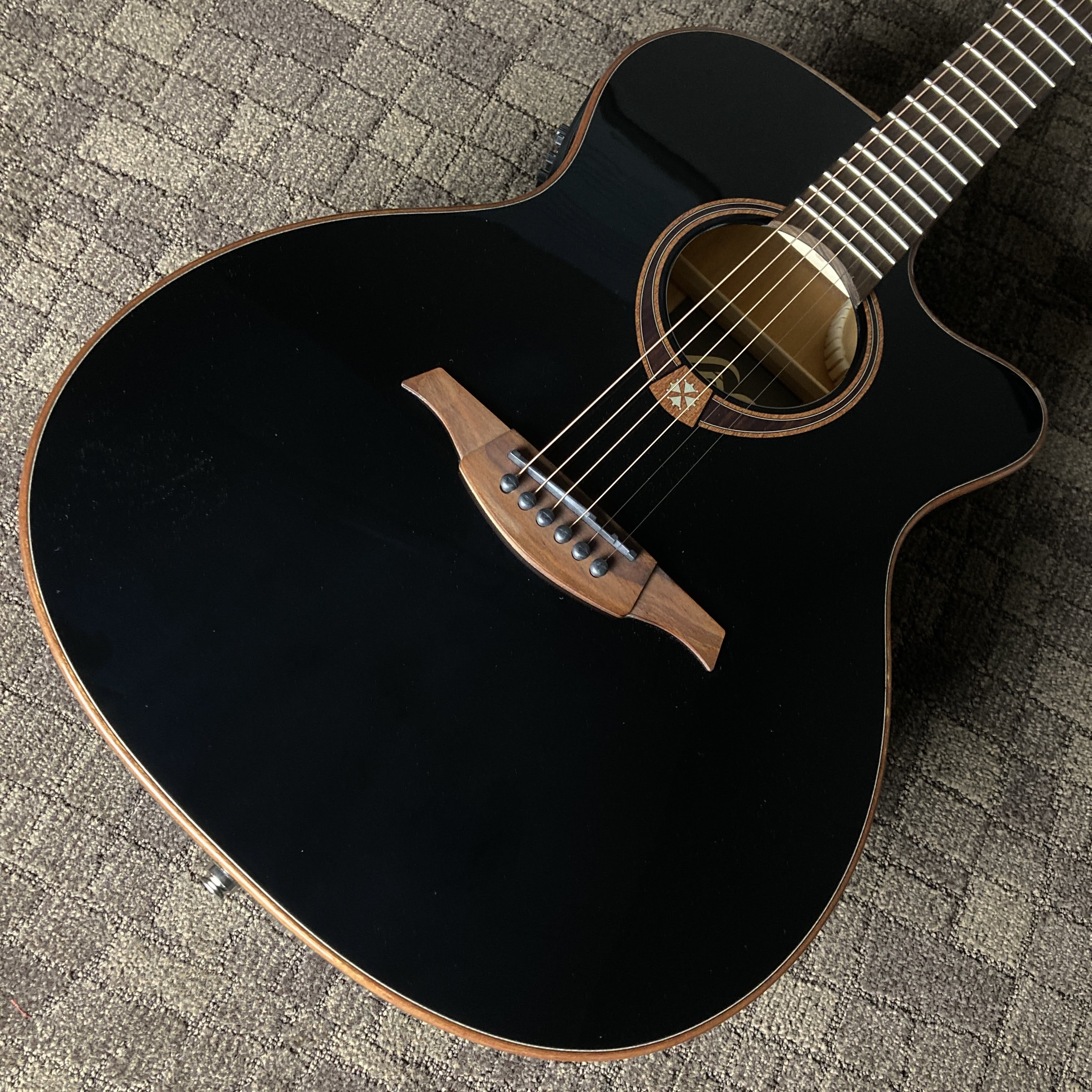CONTENTS商品紹介商品詳細商品担当商品紹介 フランス生まれののギターメーカーLAG Guitarsの、Tramontaneシリーズに新しいラインナップが追加されました。 T118シリーズは、Tramontaneの特徴であるフランスならではの洗練されたデザインと、優れたコストパフォーマンスが特徴 […]