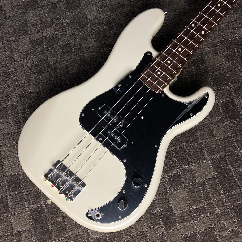 エレキベースFender Japan PB70