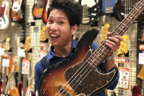 スタッフ写真 エレキベース・アンプ 板野