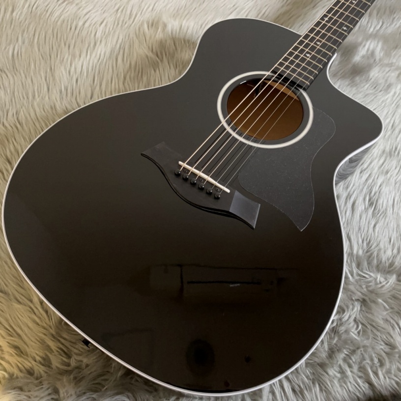 Taylor214ce DLX BLK