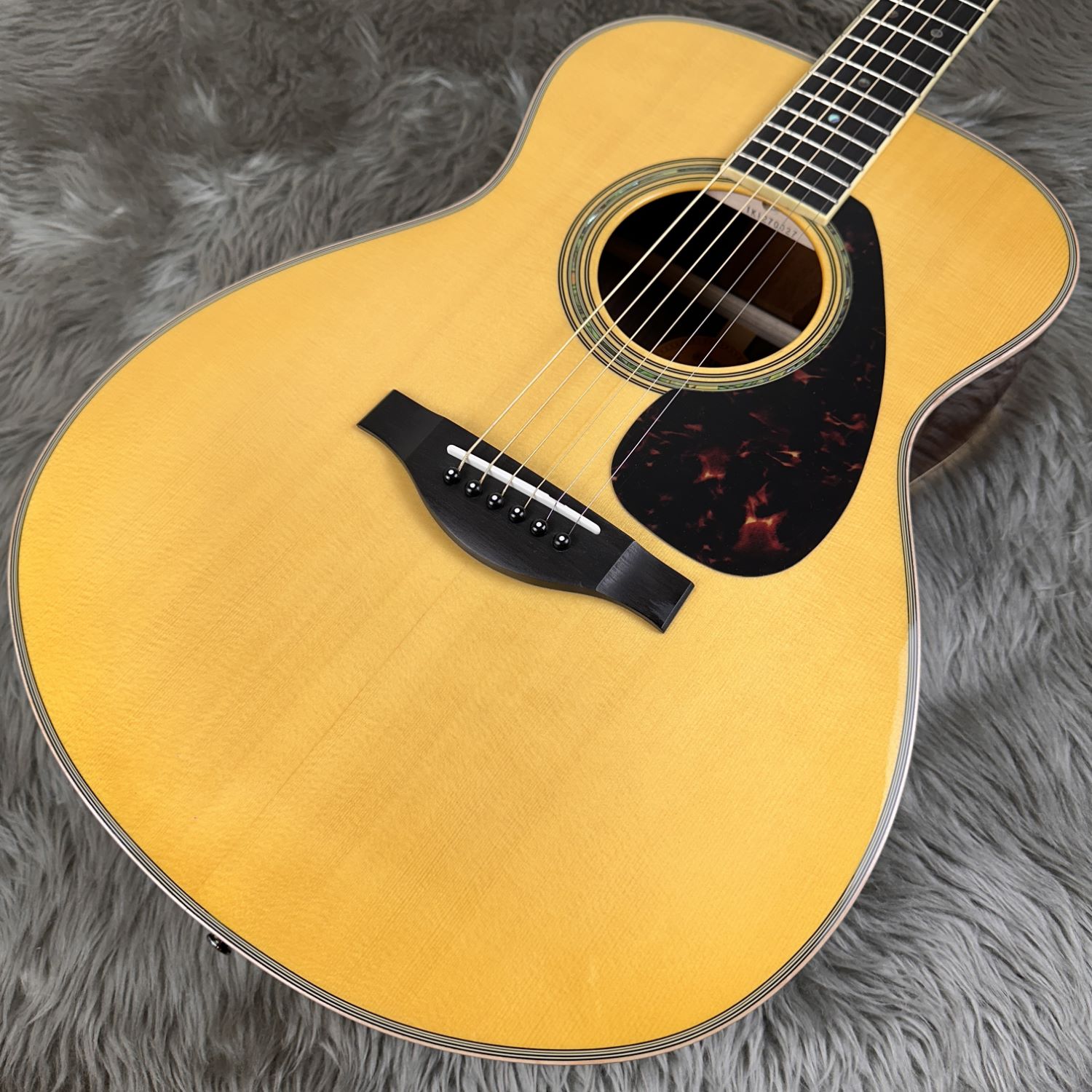 YAMAHA エレアコギターLS16 ARE