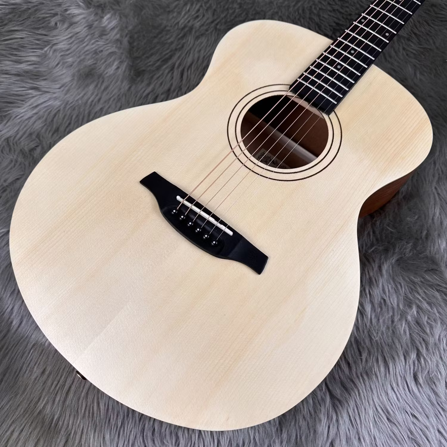 Soldin アコースティックギターSFG-15 II