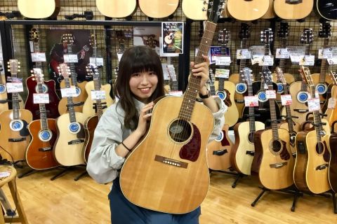 スタッフ写真 音楽雑貨・教育楽器 野本 真由