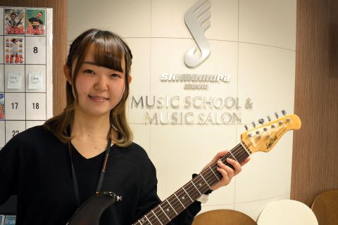 スタッフ写真 音楽教室・エレキギター 小田 瑛理子