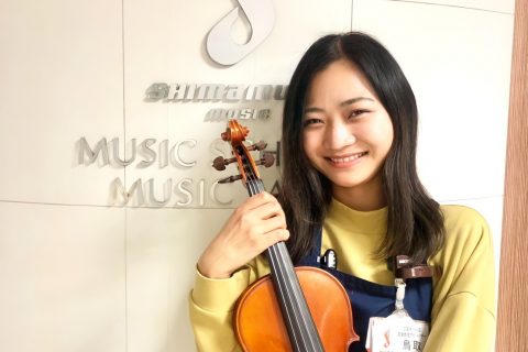 スタッフ写真 音楽教室、弦楽器、ギターアクセサリー、防音室(音楽教室アドバイザー・弦楽器アドバイザー) 鳥取 マリア