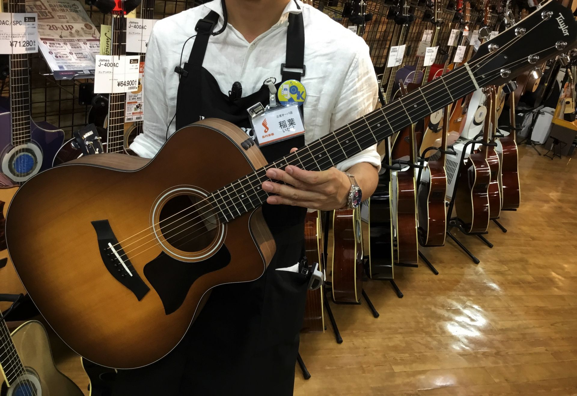 *Taylor 114ce-Walnutに新色が登場！！もちろん、地域最速入荷です！！！ 新色のサンバーストカラーです。 トップはソリッド・シトカ・スプルース、バックとサイドにレイヤードのウォルナットを使用。 ネック材はハードロックメイプル。プレイヤーのアタックをボディへと、タイトに伝えています。  […]