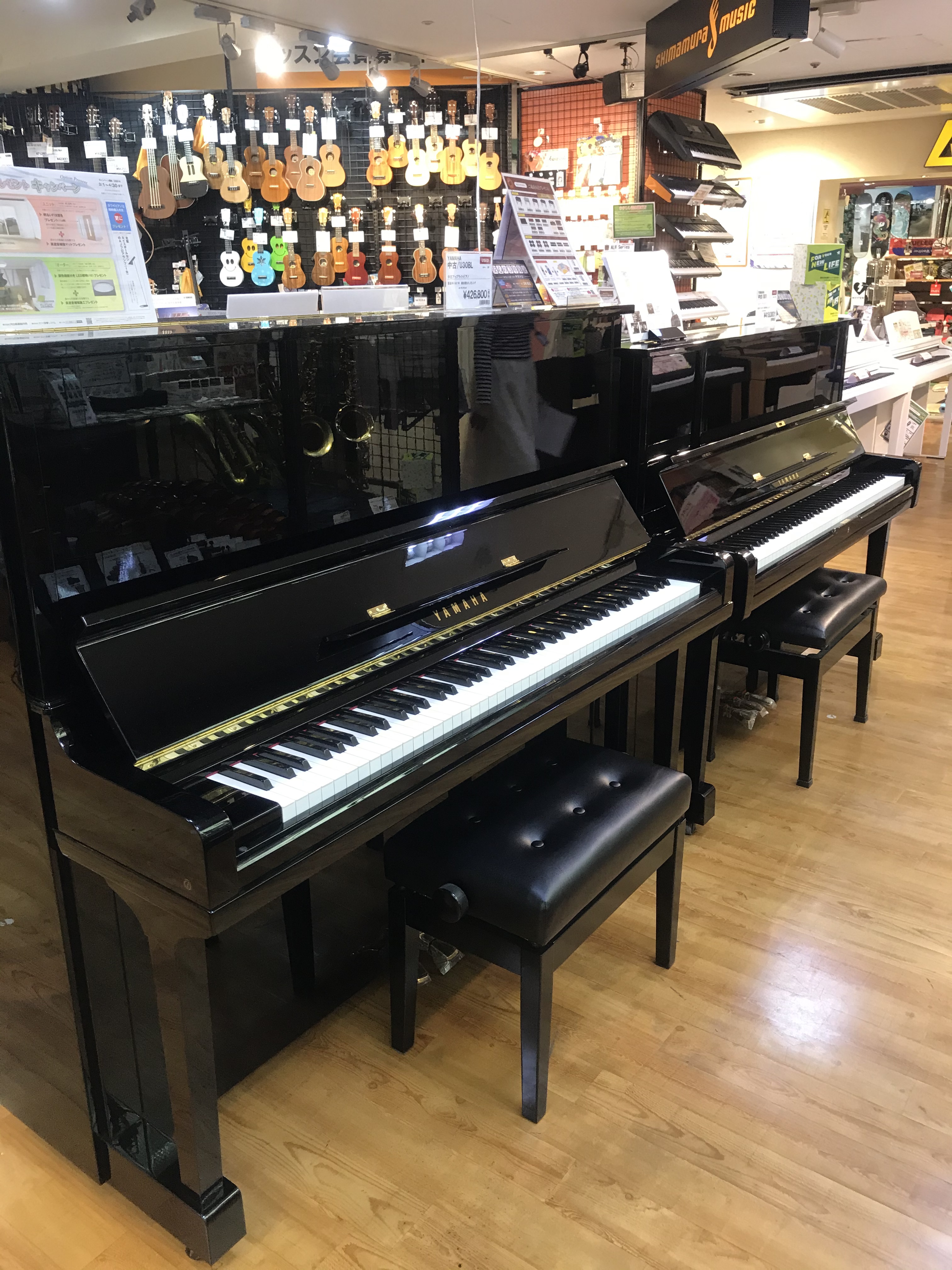 こんにちは！三宮店ピアノアドバイザーの植村と申します。 本日は、アコースティックピアノ（生ピアノとも言いますね）の展示品のご紹介です。 当店ではアコピの取り扱いを始めてまだ間もないですが、新品・中古の両方をご用意しております。 展示のないピアノも、動画などで詳しくご案内させていただきます！ ピアノは […]