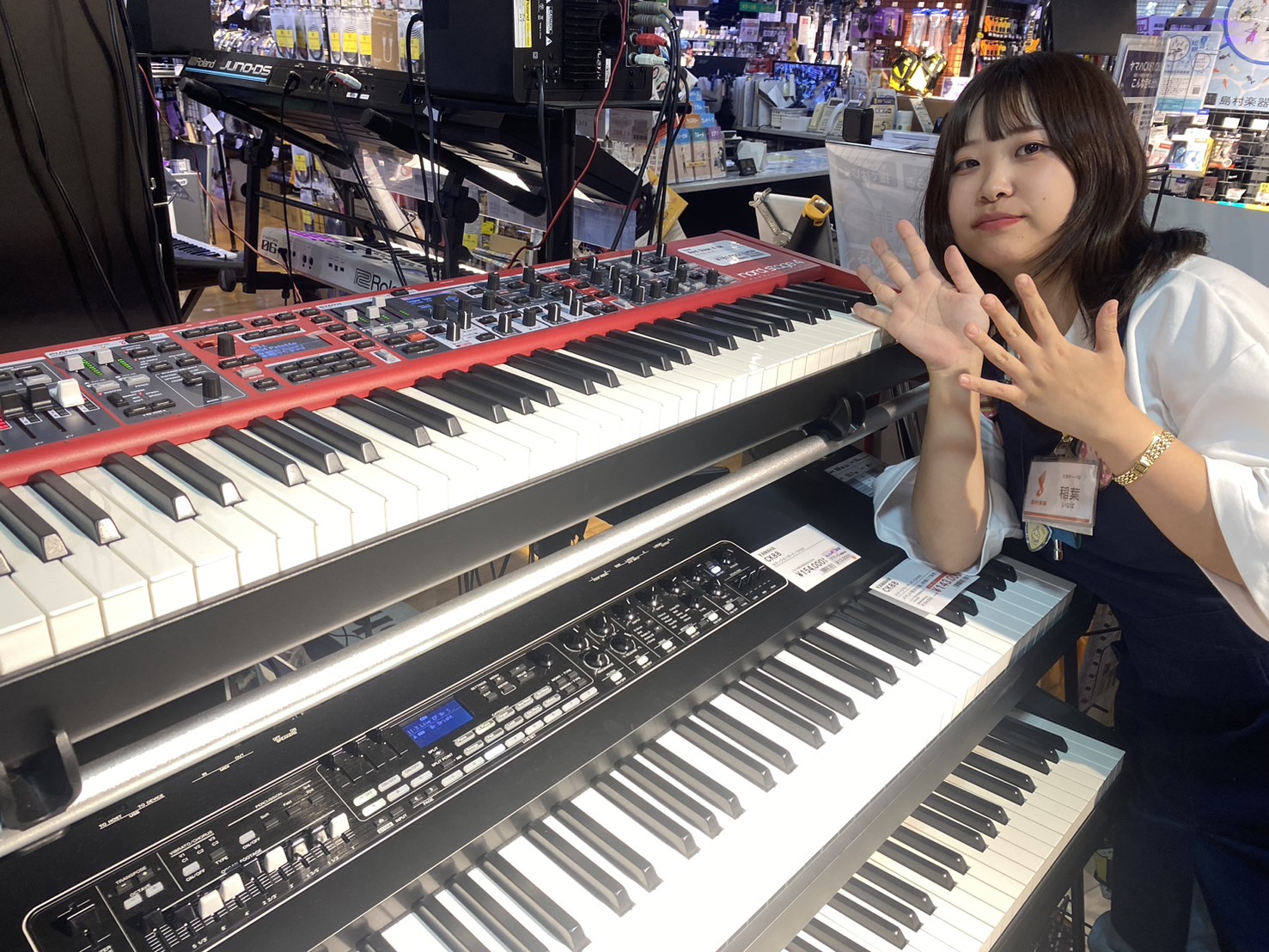 こ～んな赤いキーボード、皆さん見たことありますか？コンサートやライブに行ったとき、ステージ上で赤いキーボードが見えたらほとんど！間違いなく！【Clavia DMI AB】というメーカーが出している、Nord　というキーボードである可能性が高い！！そんな、プロ御用達のキーボード、Nordについてこの記 […]
