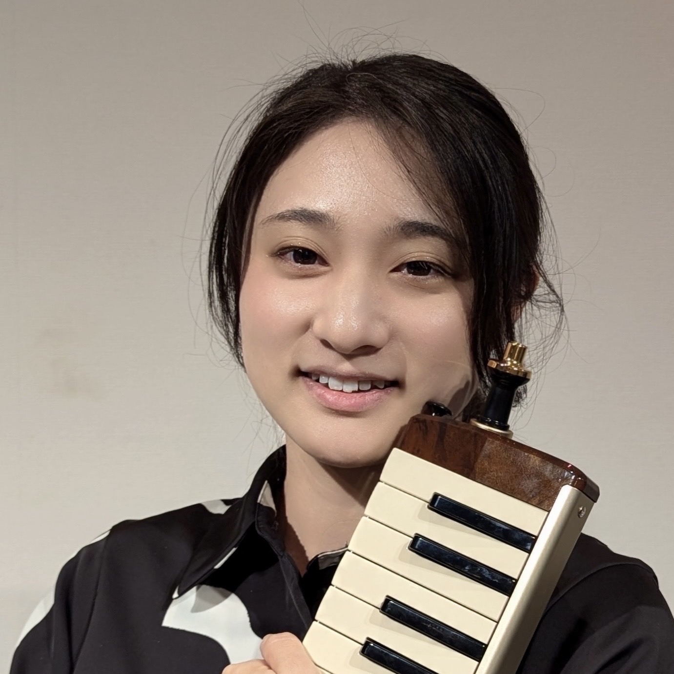 ピアノインストラクター・SUZUKIケンハモ認定講師むらかみ