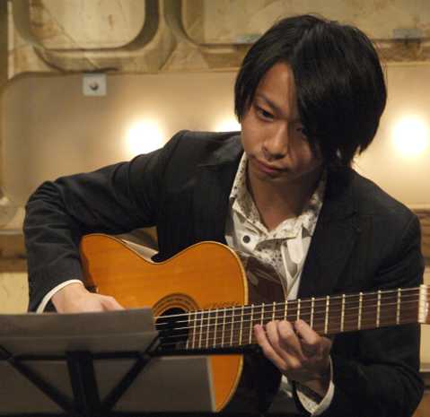**田窪 一盛（たくぼ いっせい） 　 [http://www.shimamura.co.jp/lesson/course/electricguitar/::title=エレキギター教室について]]][http://www.shimamura.co.jp/lesson/course/acoustic […]