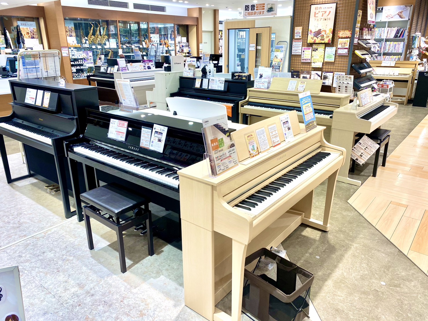 **電子ピアノ選びなら島村楽器モザイクモール港北店にお任せください！ 当店ではヤマハ・カワイ・ローランド・コルグ・カシオなど各メーカー人気モデルをはじめ、最新機種・お買い得商品を常時約30台以上展示しております。 展示商品はすべて試弾して頂けます！ぜひ、鍵盤の軽さや重さといった弾き心地を確かめたり、 […]
