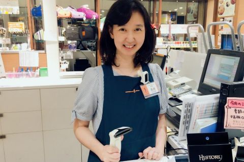 スタッフ写真 楽譜、ファンシー 長崎 直子