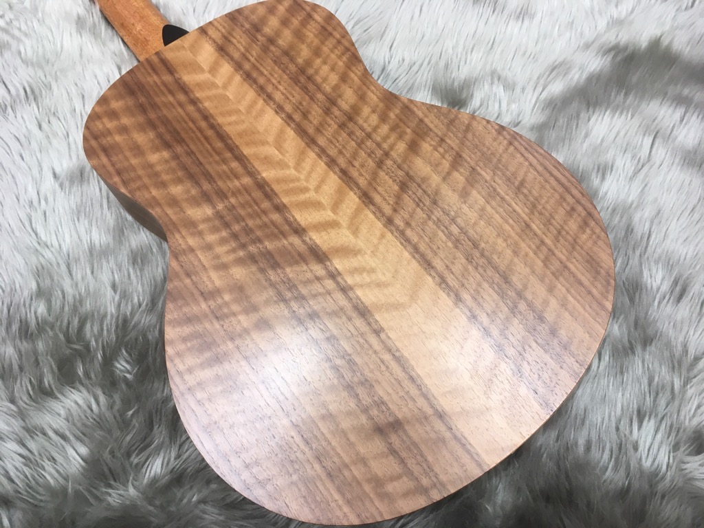 【新着入荷情報】Taylorの大人気ミニギター、GS Mini-e Walnut。