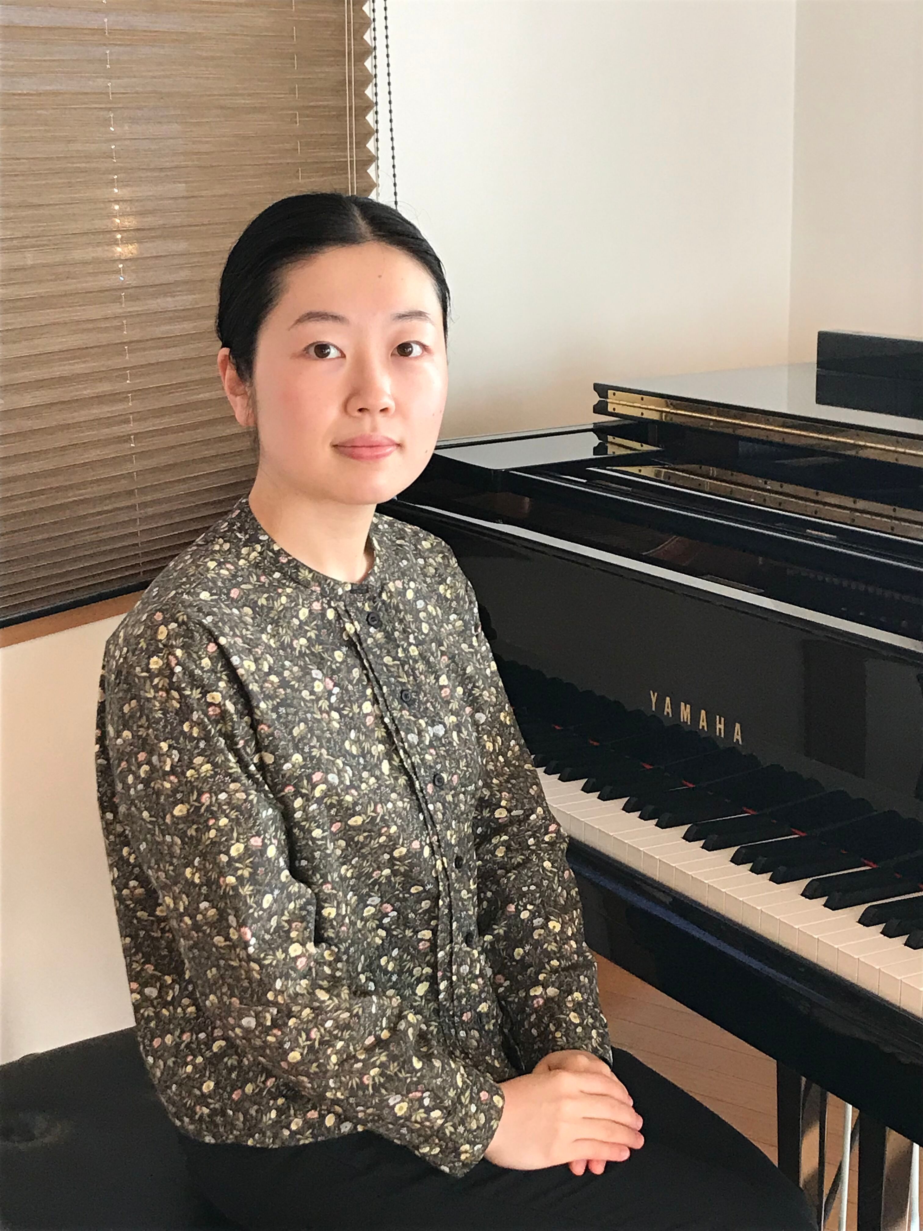 東本　紗弥（ひがしもと　さや）先生　担当：木曜日 講師プロフィール 昭和音楽大学音楽芸術表現学科ピアノ演奏家コースを卒業後、同大学院修士課程修了。在学中、学内推薦演奏会に多数出演。中学・高等学校教諭一種免許状(音楽)取得。これまでにピアノを鍵岡眞知子、紺屋なるみ各氏に師事。 講師インタビュー Q　ど […]