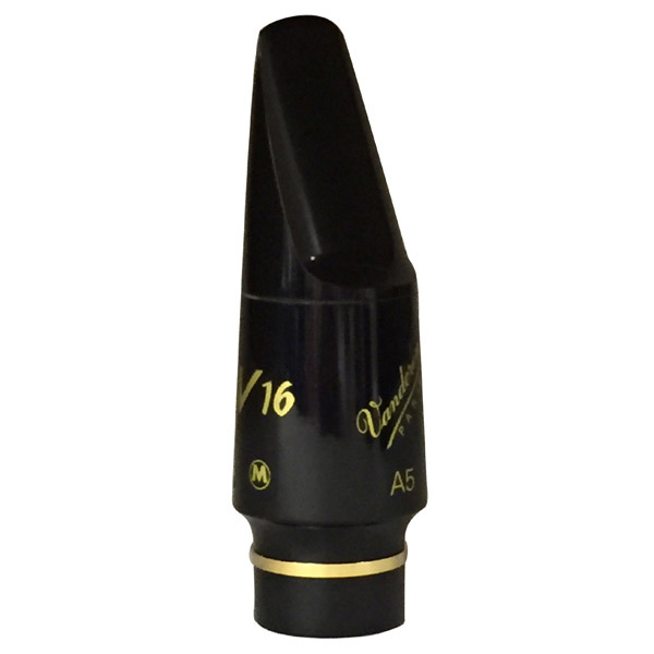 Vandoren V16<br />
音の立ち上がりが早く、良く響き扱いやすいマウスピースです。ジャズ、ポップス系のジャンルで演奏される方におすすめです。