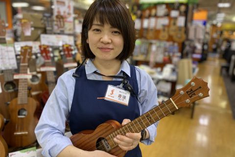 スタッフ写真 ウクレレ・ギター小物・中古楽器・デジマート 斎須