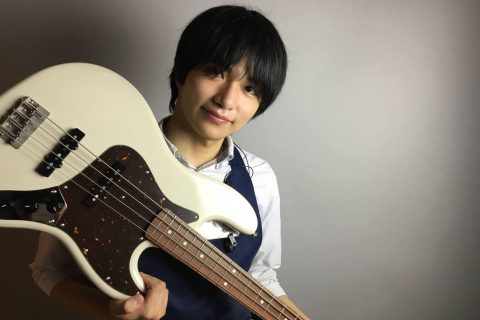 スタッフ写真 エレキベース・エフェクター・PA機材・DJ機材 楠