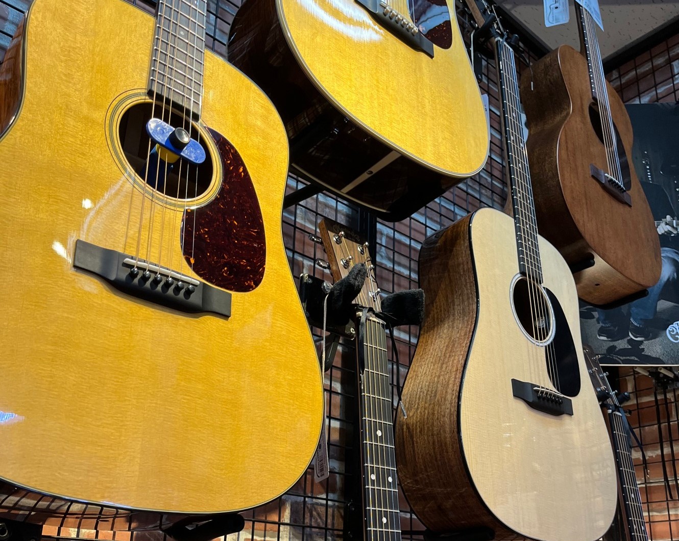 Martinギターの一部商品に関しまして、Martin社の価格改定、各種コストの高騰から価格の改定が発表されました。今回の値上げはこれまでに類を見ない大幅値上げです。しかも人気品番はなかなか国内在庫が安定しておりません。Martinギターが気になっていた方は、今がチャンスです。 CONTENTS期間 […]