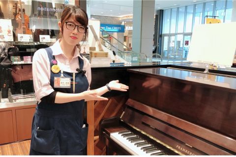 スタッフ写真 電子ピアノ・アコースティックピアノ・キーボードアクセサリー・音楽教室 緒方
