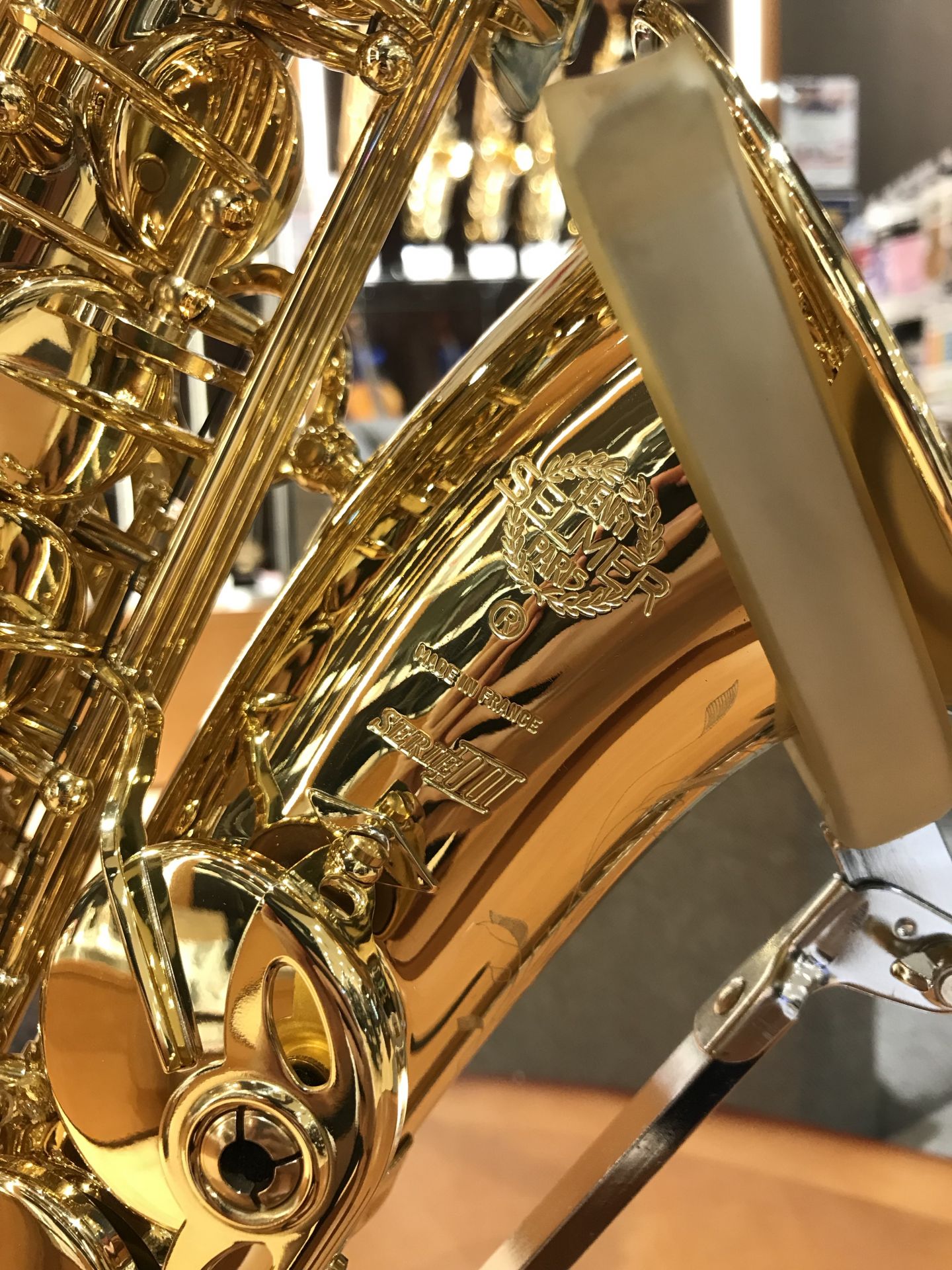 *次回入荷未定の超人気サックス、「H.Selmer(セルマー)」入荷！ 部品製造から組み立てまで100％メイド・イン・フランスであり、世界的ブランドネームのサックスです!! 多様な用途に適応するように設計されているので、さまざまなジャンルの演奏家がその魅力を認めています。音程の正確さ、音色、音の広が […]