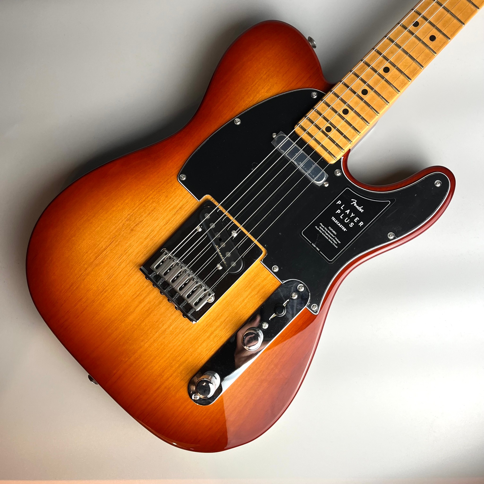 FENDERPlayer Plus Telecaster Sienna Sunburst