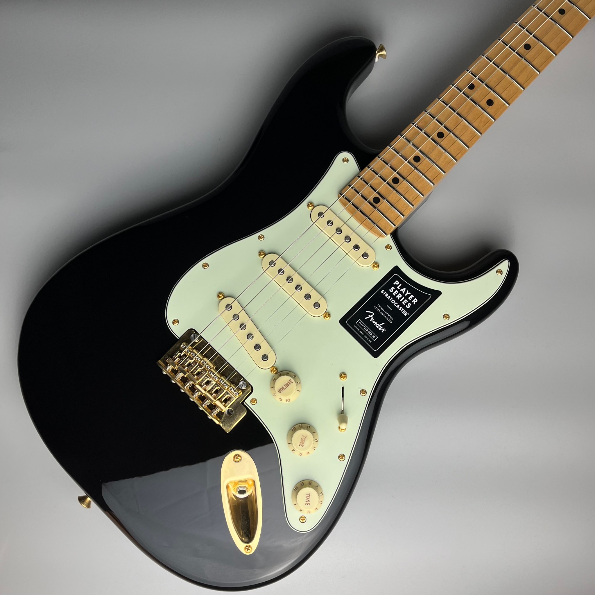 FENDERFender PLAYER STRAT MAPLE NECK /BLACK GoldParts