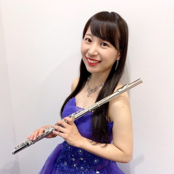 <　安武　美貴　>