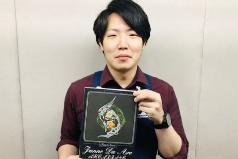 スタッフ写真 担当 デジタル機器全般・電子ピアノ 楠 晋一郎