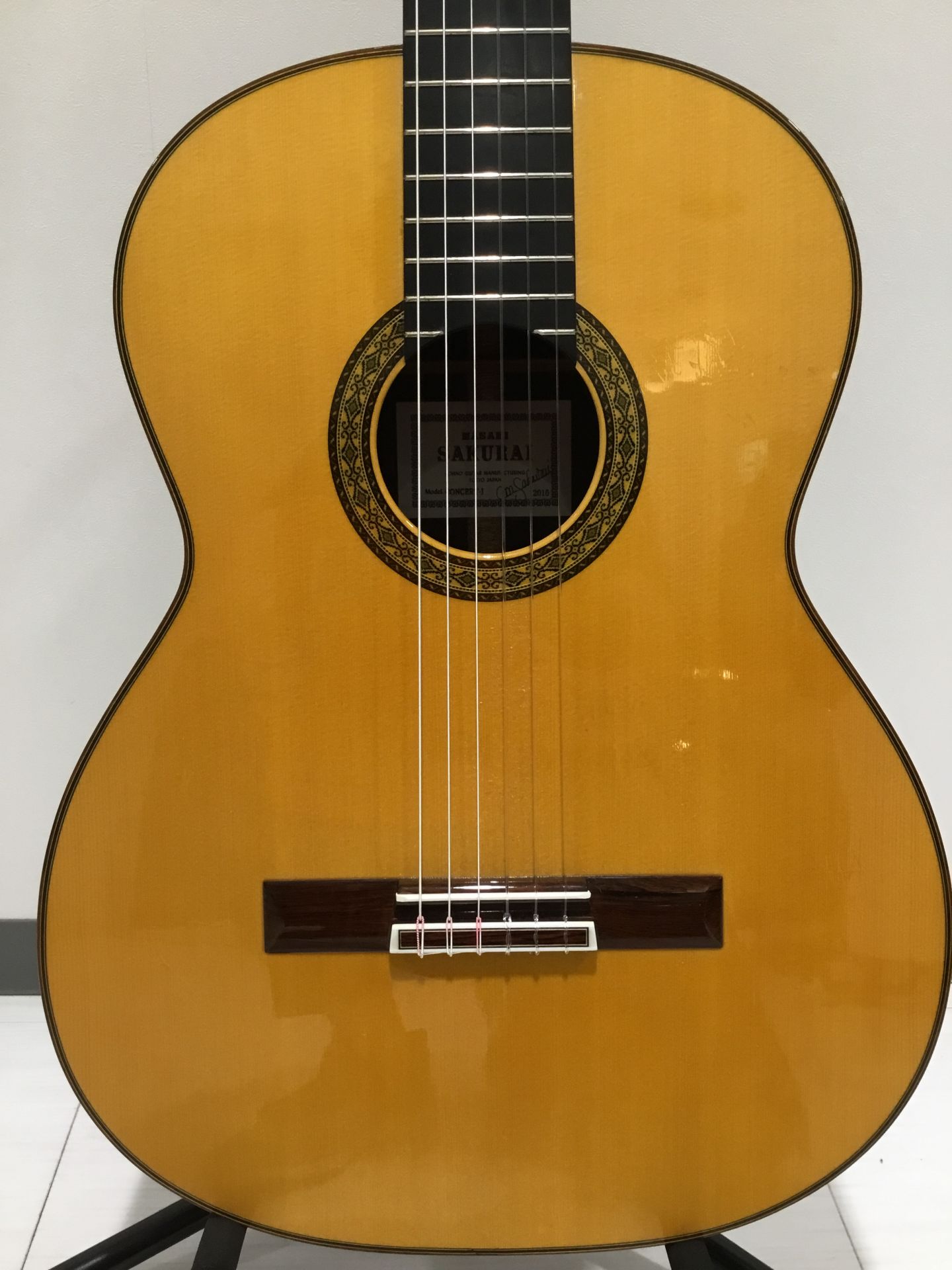 中古品新入荷情報　クラシックギター