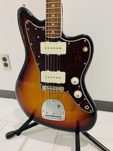 *Fender American Original ‘60s Jazzmaster American Original ‘60s Jazzmasterは、オリジナルモデルのしなやかなサウンドとスタイリングに、モダンで滑らかなプレイヤビリティを組み合わせた楽器です。 American Original […]