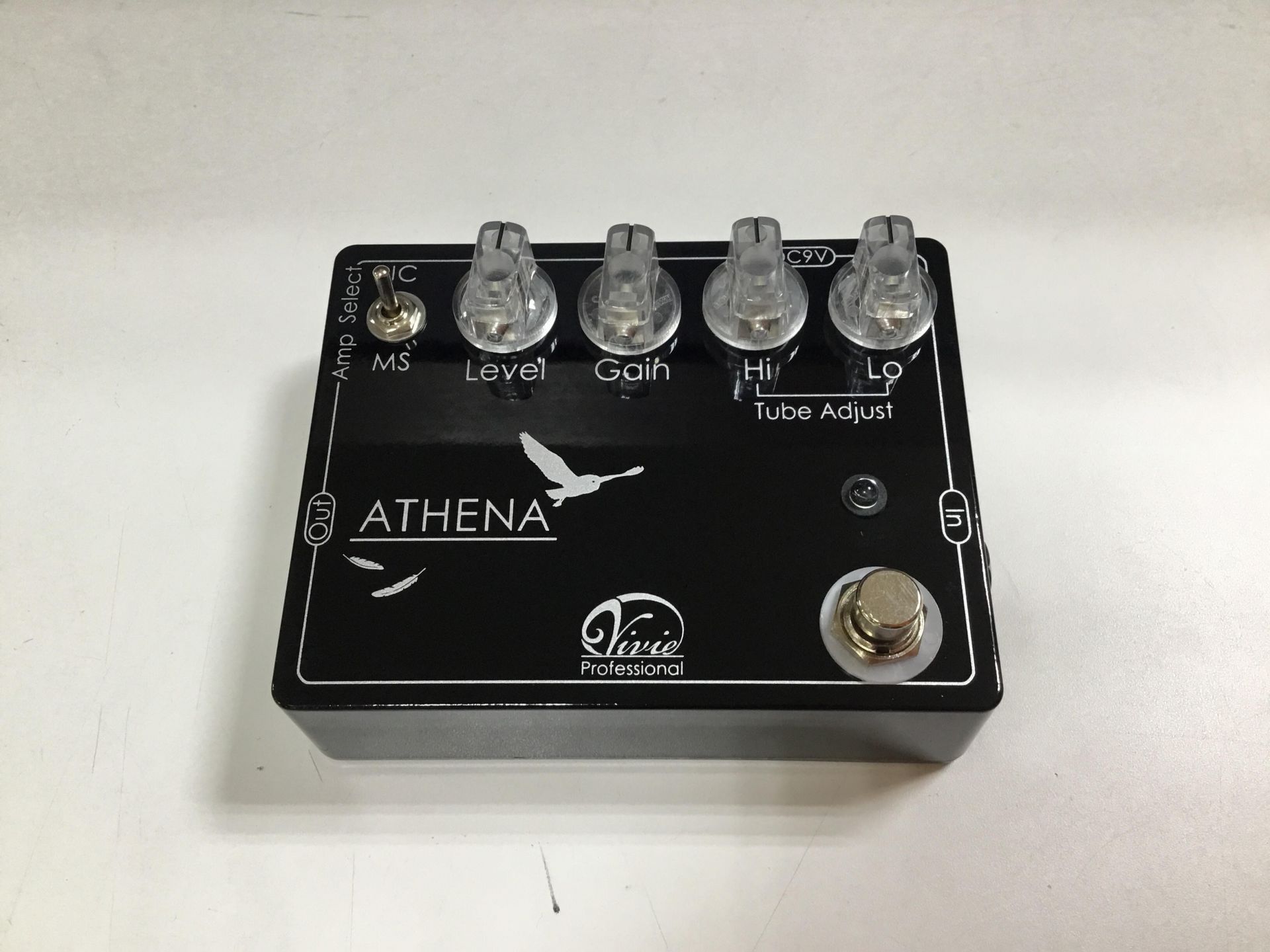 *VIVIEの新製品【ATHENA】が一台限り入荷いたしました。 【VIVIE】の新製品【ATHENA】が当店にも入荷しました！ ハイエンドチューブアンプを再現した極上のトーンを実現。 数々のハイエンドアンプとスタジオ常設アンプの音教特性を徹底的に解析され完成したディストーションです！！ 店頭では実 […]