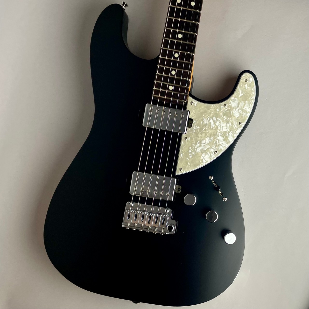 Fender(フェンダー)Made in Japan Elemental Stratocaster（Stone Black）