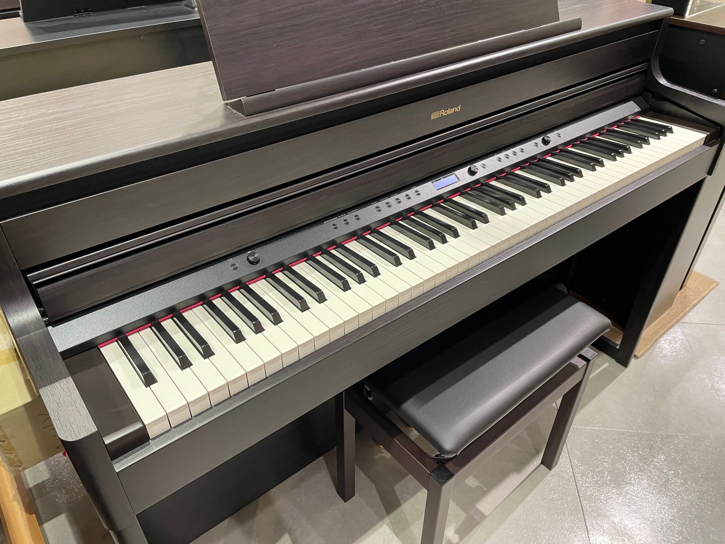 RolandHP704