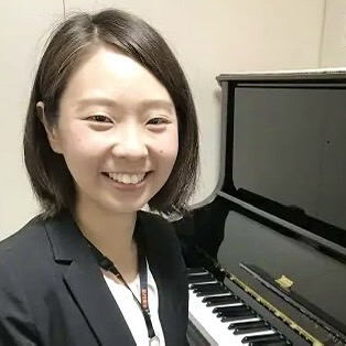 ピアノサロン・保育士ピアノサロン・ソルフェージュサロン：板井 かほり（いたい かほり）