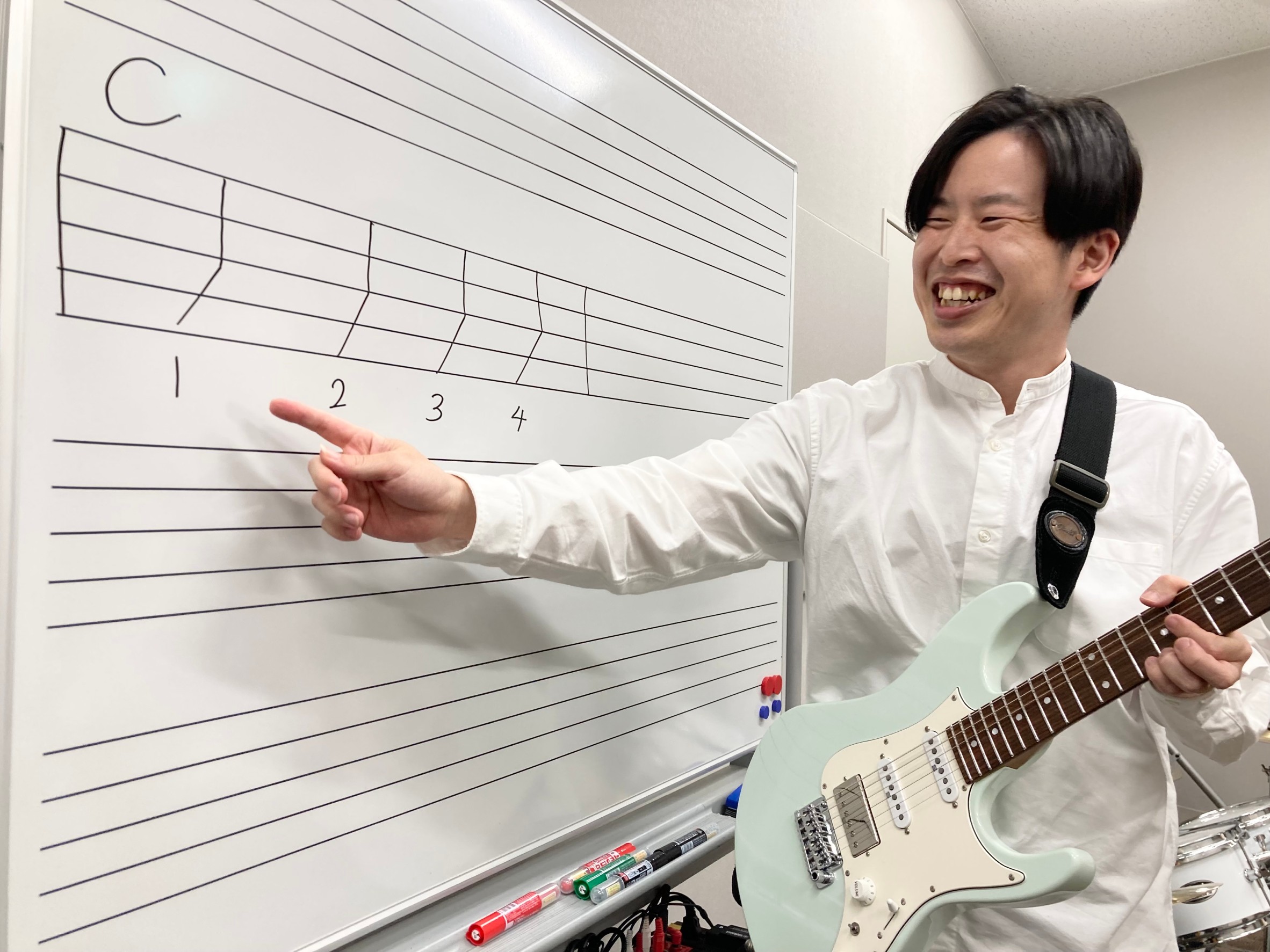 「アドリブってどうすればいいんだろう？」「自分なりにやってみたけど、なんか上手くいかない・・」そのお悩み、プロのギター講師と3回のレッスンで解決しませんか？！ CONTENTS概要レッスン内容お申込み方法アドリブ強化レッスン講師のご紹介音楽をもっと楽しみたい方へお問い合わせ概要 ※月曜日にて実施して […]