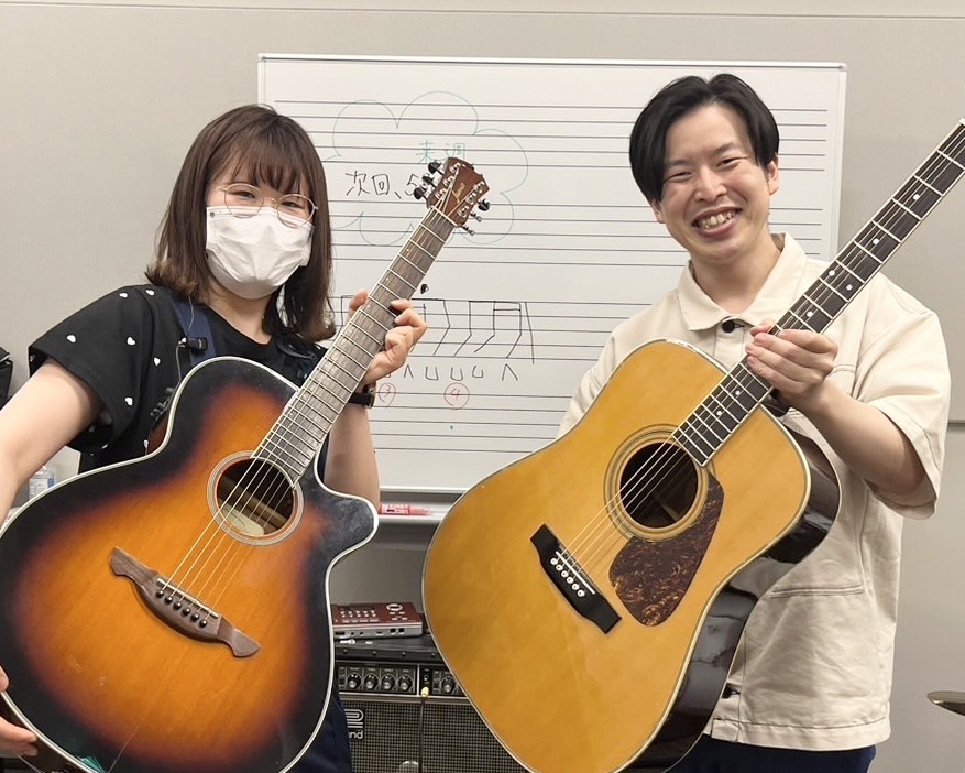 スタッフがギターの体験レッスンを受けてみた！