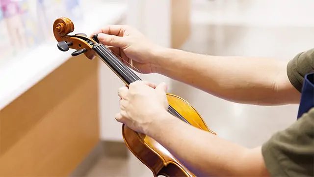 バイオリンの弦交換、メンテナンスはCOCOSA熊本店へお任せください バイオリンを買ったけど弦交換の仕方が分からない、、、 バイオリンをもらったけどどうやってメンテナンスすれば良いのか分からない、、、 などなど、バイオリンの弦交換、メンテナンスでお困りの方！島村楽器COCOSA熊本店へお越しください [&hellip;]